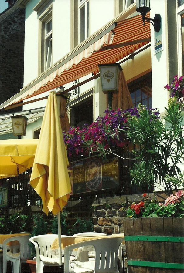 Gasthaus Zur Traube Hatzenport Exterior foto